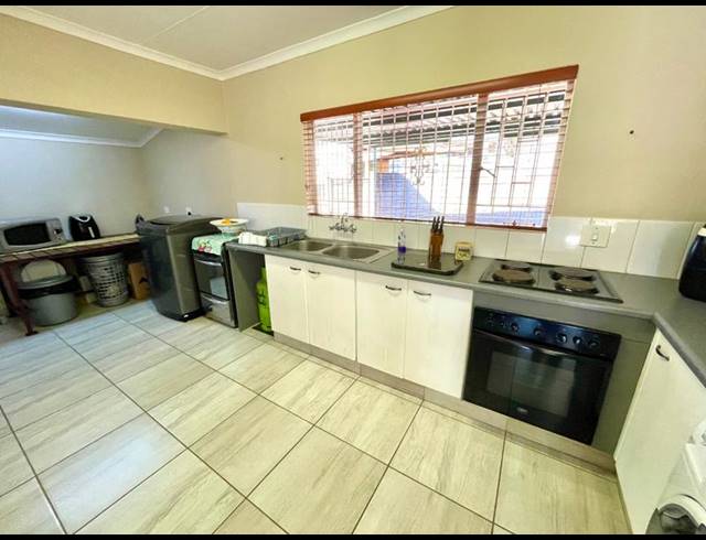 3 BEDROOM HOUSE FOR SALE IN NOORDHEUWEL